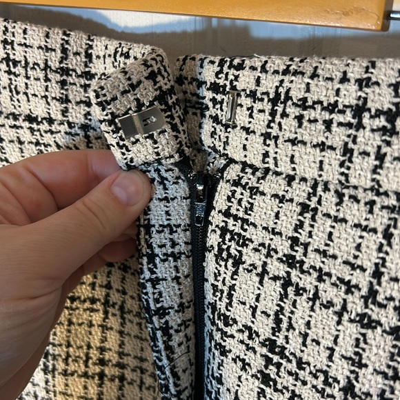H&M Black and White Mini Skirt - Picture 3 of 6